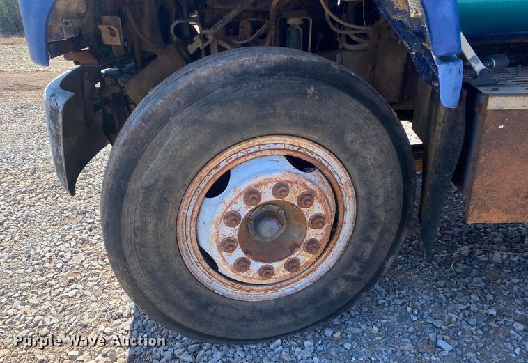 image for item KV9578 1990 Chevrolet C70  water truck