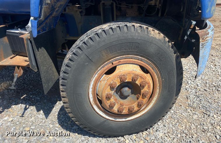 image for item KV9578 1990 Chevrolet C70  water truck