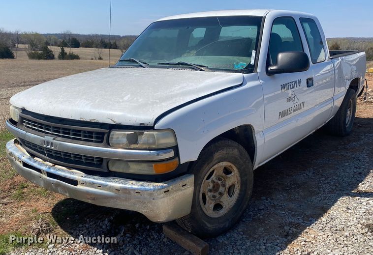 image for item KV9582 2001 Chevrolet Silverado 1500  Ext. Cab pickup truck