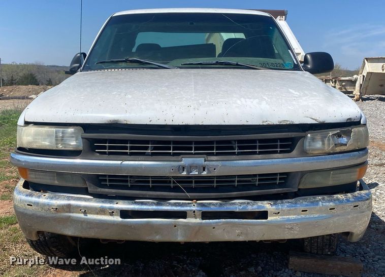 image for item KV9582 2001 Chevrolet Silverado 1500  Ext. Cab pickup truck