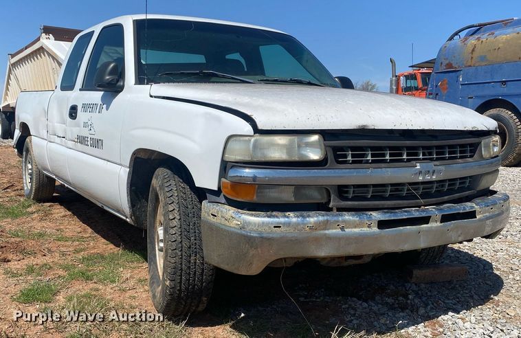 image for item KV9582 2001 Chevrolet Silverado 1500  Ext. Cab pickup truck