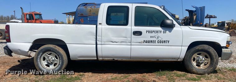 image for item KV9582 2001 Chevrolet Silverado 1500  Ext. Cab pickup truck