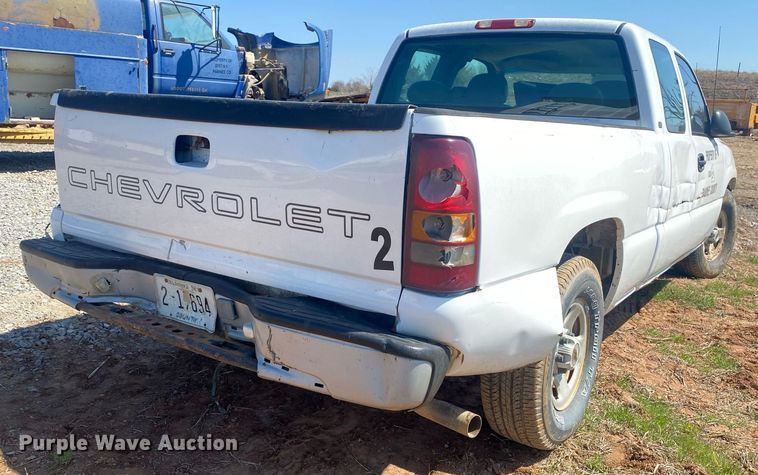 image for item KV9582 2001 Chevrolet Silverado 1500  Ext. Cab pickup truck