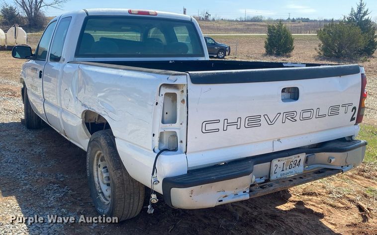 image for item KV9582 2001 Chevrolet Silverado 1500  Ext. Cab pickup truck
