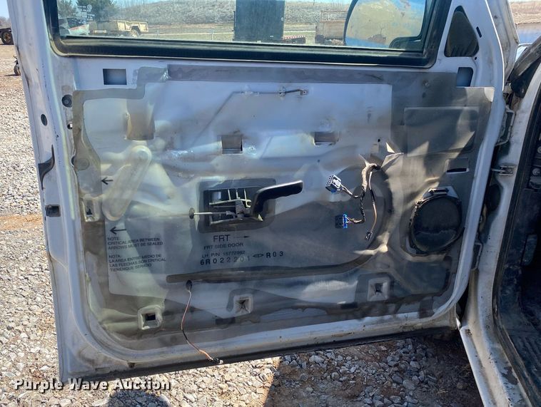 image for item KV9582 2001 Chevrolet Silverado 1500  Ext. Cab pickup truck