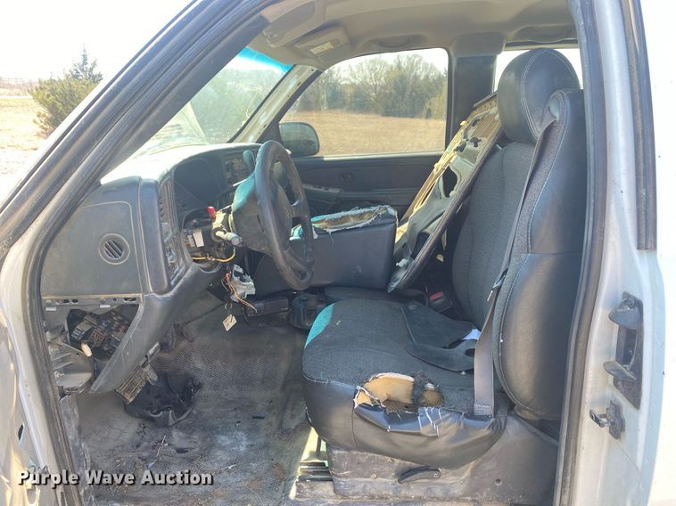 image for item KV9582 2001 Chevrolet Silverado 1500  Ext. Cab pickup truck