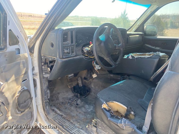 image for item KV9582 2001 Chevrolet Silverado 1500  Ext. Cab pickup truck