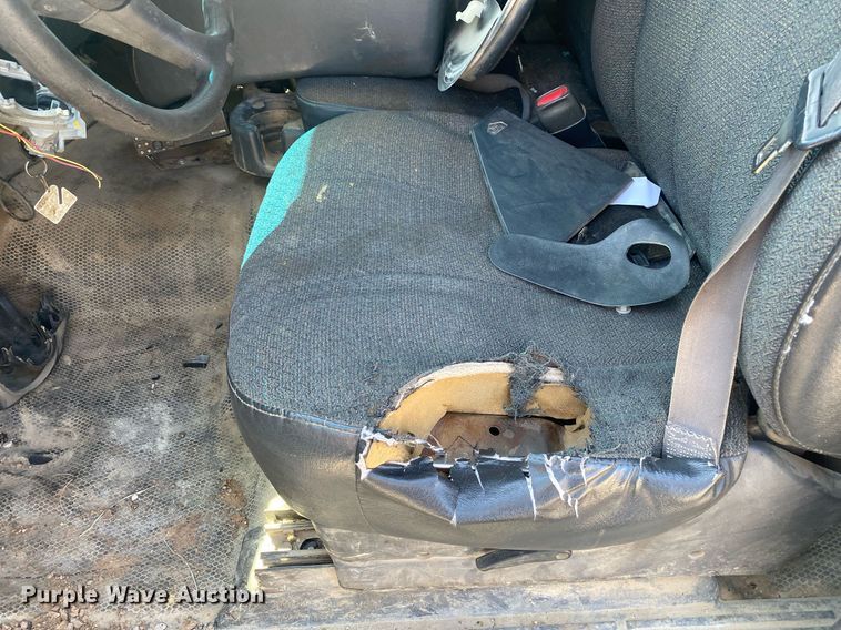 image for item KV9582 2001 Chevrolet Silverado 1500  Ext. Cab pickup truck