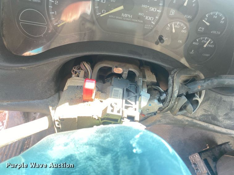 image for item KV9582 2001 Chevrolet Silverado 1500  Ext. Cab pickup truck