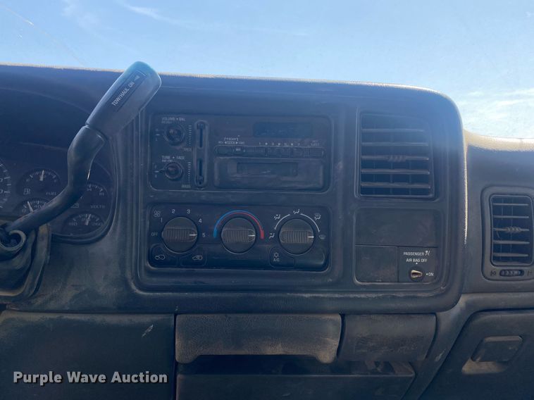 image for item KV9582 2001 Chevrolet Silverado 1500  Ext. Cab pickup truck