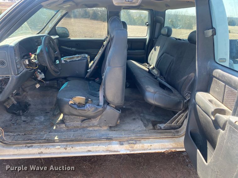 image for item KV9582 2001 Chevrolet Silverado 1500  Ext. Cab pickup truck