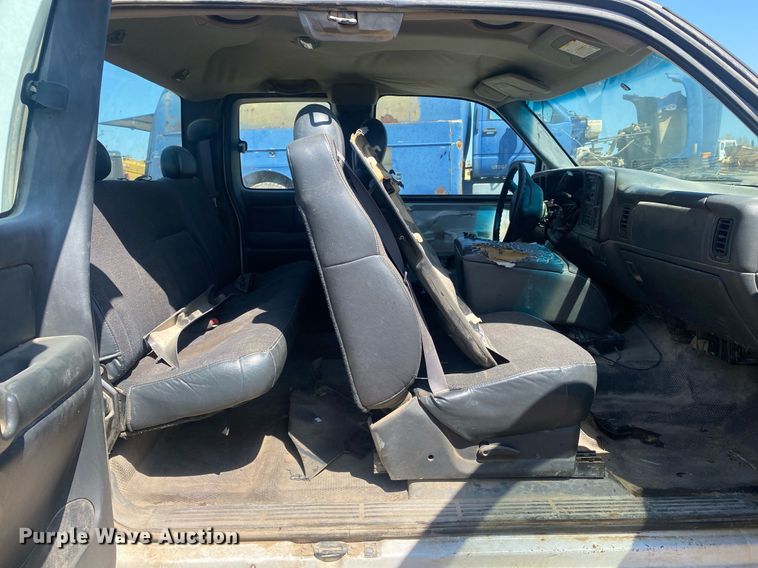 image for item KV9582 2001 Chevrolet Silverado 1500  Ext. Cab pickup truck