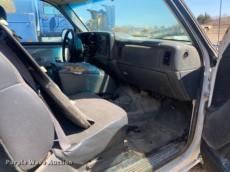 image for item KV9582 2001 Chevrolet Silverado 1500  Ext. Cab pickup truck