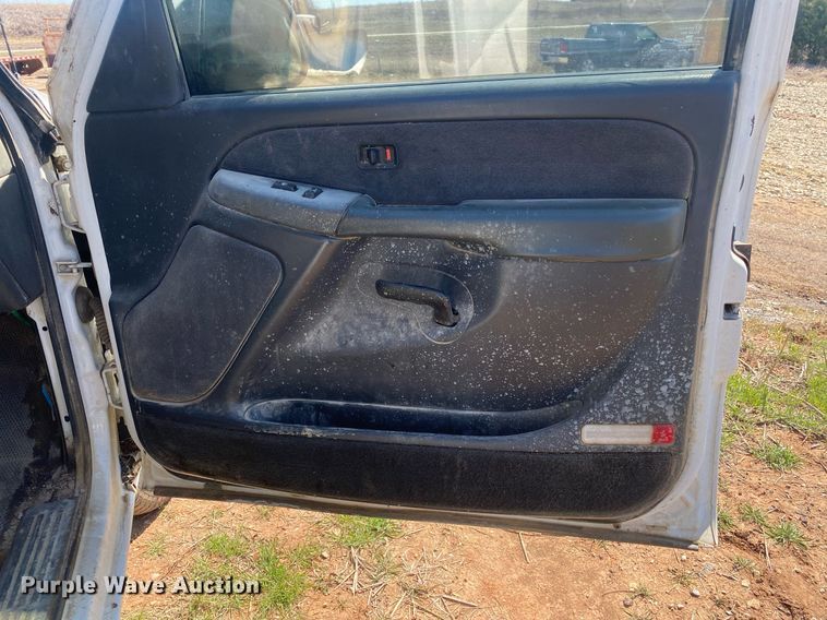 image for item KV9582 2001 Chevrolet Silverado 1500  Ext. Cab pickup truck