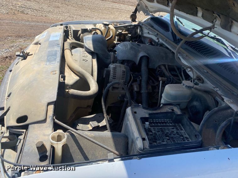 image for item KV9582 2001 Chevrolet Silverado 1500  Ext. Cab pickup truck