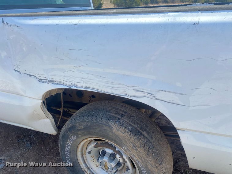 image for item KV9582 2001 Chevrolet Silverado 1500  Ext. Cab pickup truck