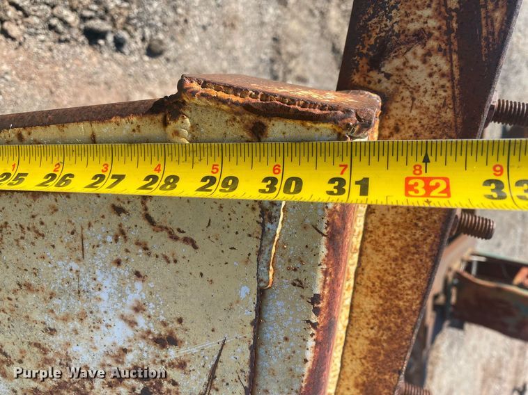 image for item KV9583 Road maintainer