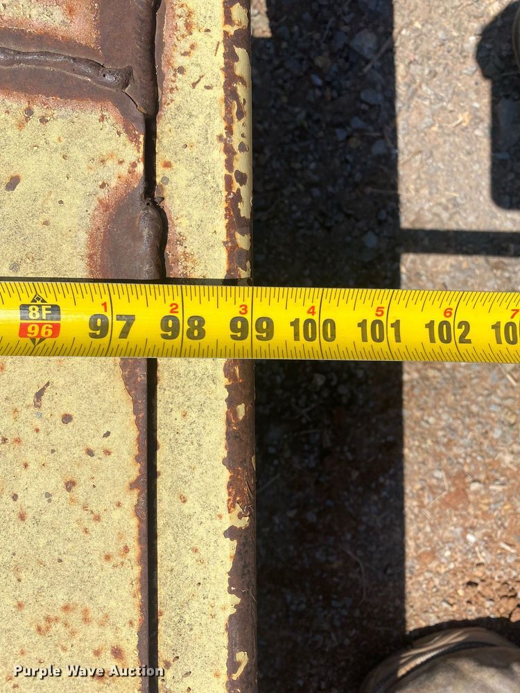 image for item KV9584 Road maintainer