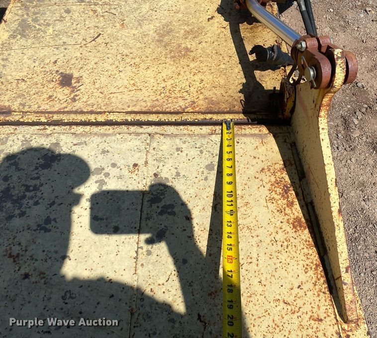 image for item KV9584 Road maintainer