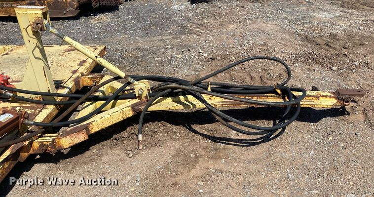 image for item KV9585 Road maintainer