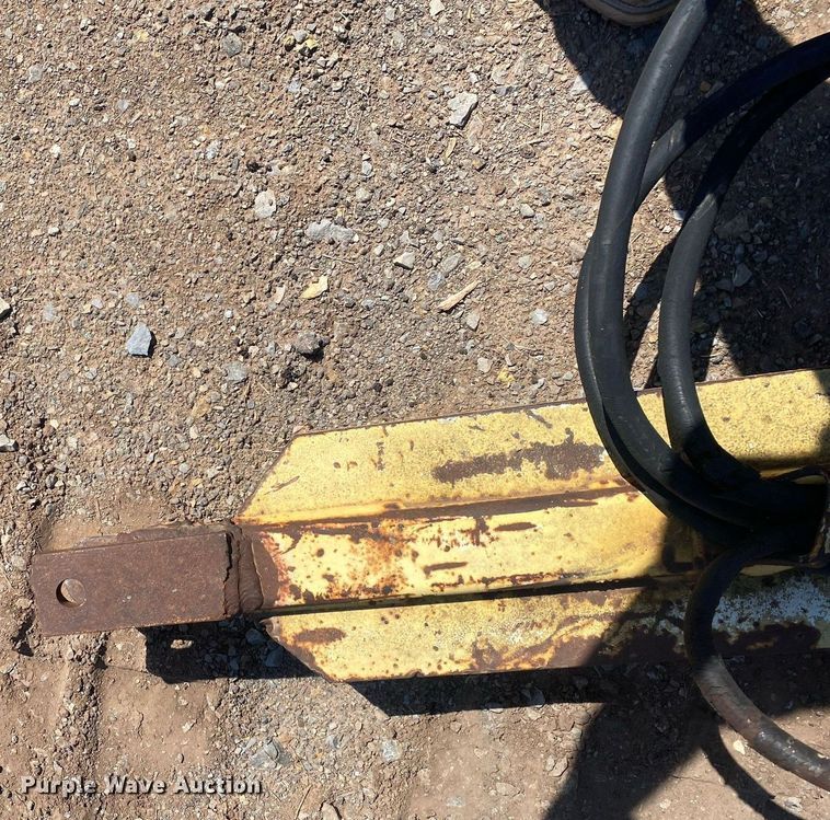 image for item KV9585 Road maintainer