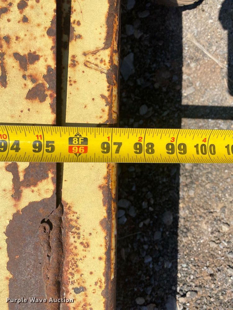 image for item KV9585 Road maintainer