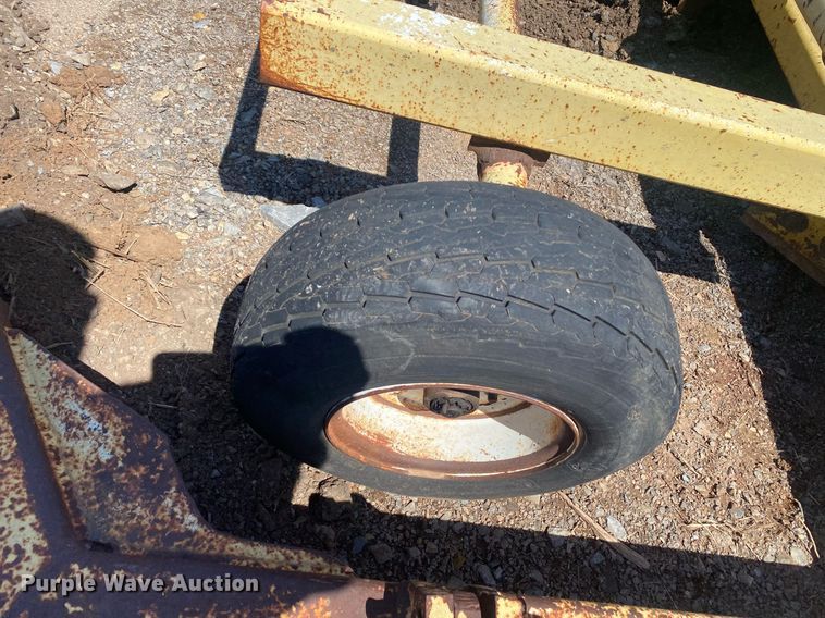 image for item KV9585 Road maintainer