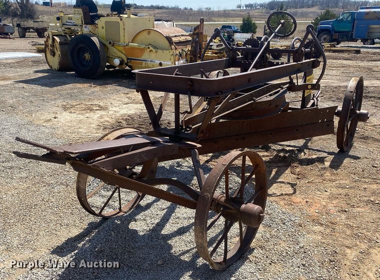 image for item KV9587 The Russell Grader Mfg. Co.  grader