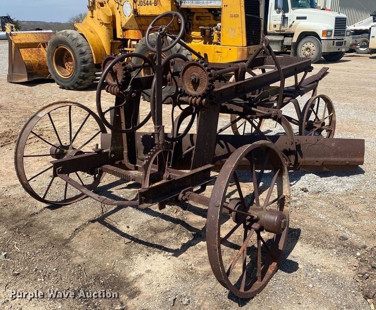 image for item KV9587 The Russell Grader Mfg. Co.  grader