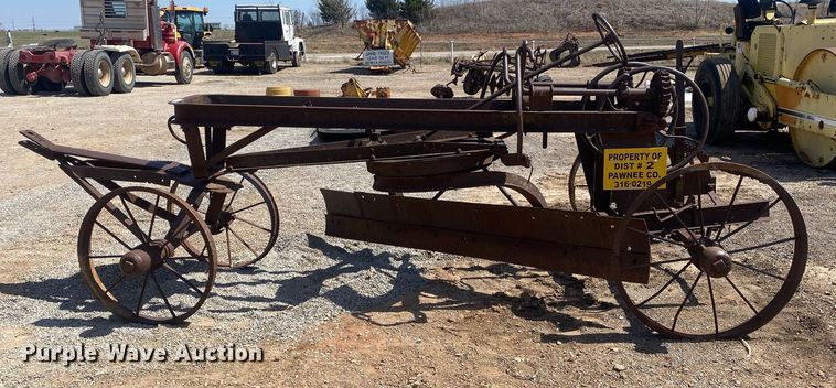 image for item KV9587 The Russell Grader Mfg. Co.  grader