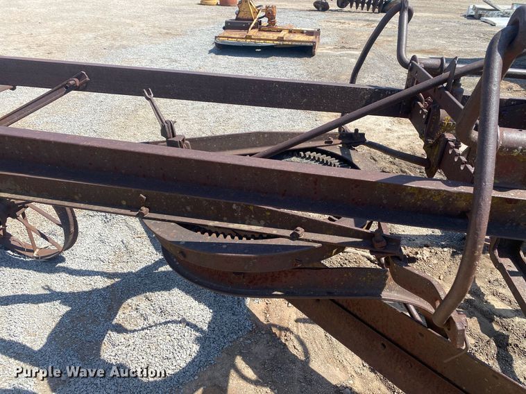 image for item KV9587 The Russell Grader Mfg. Co.  grader