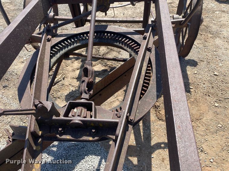 image for item KV9587 The Russell Grader Mfg. Co.  grader