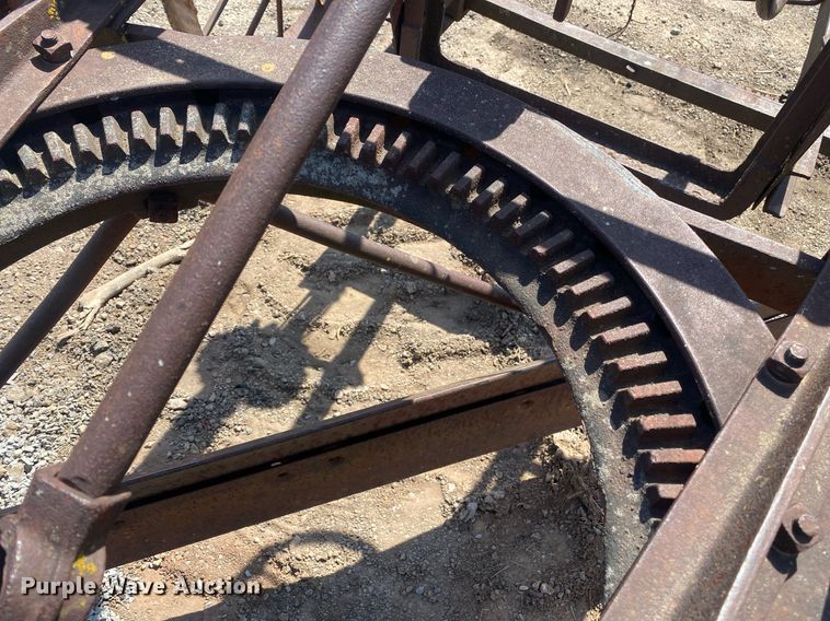 image for item KV9587 The Russell Grader Mfg. Co.  grader