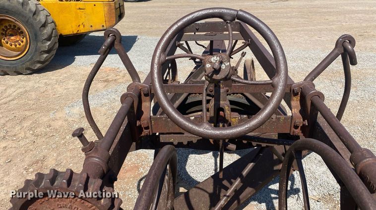 image for item KV9587 The Russell Grader Mfg. Co.  grader
