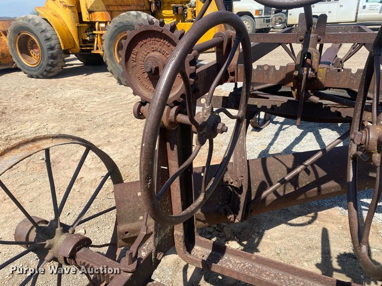 image for item KV9587 The Russell Grader Mfg. Co.  grader
