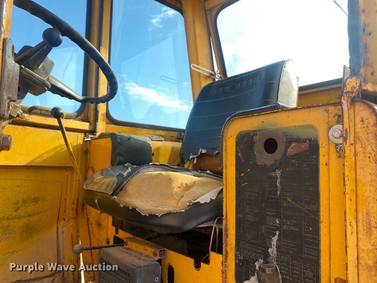 image for item KV9589 1979 John Deere 544B  wheel loader
