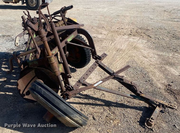 image for item KV9590 John Deere  one-way disk