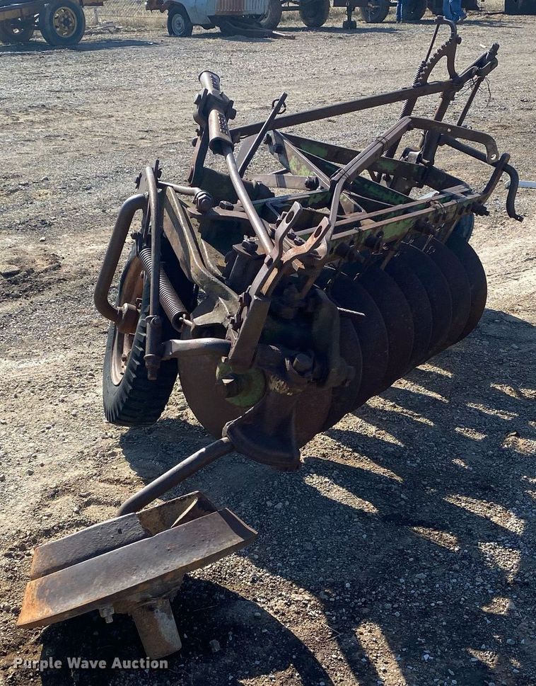 image for item KV9590 John Deere  one-way disk