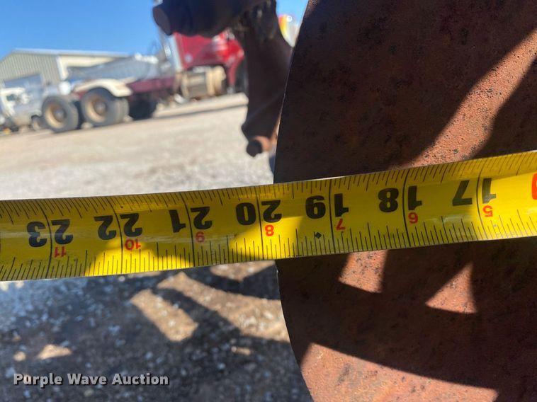 image for item KV9590 John Deere  one-way disk