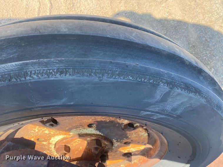 image for item KV9590 John Deere  one-way disk