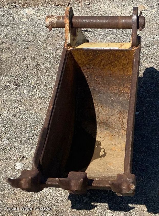 image for item KV9597 Caterpillar  excavator bucket