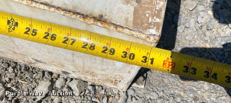 image for item KV9601 L-shaped fuel tank