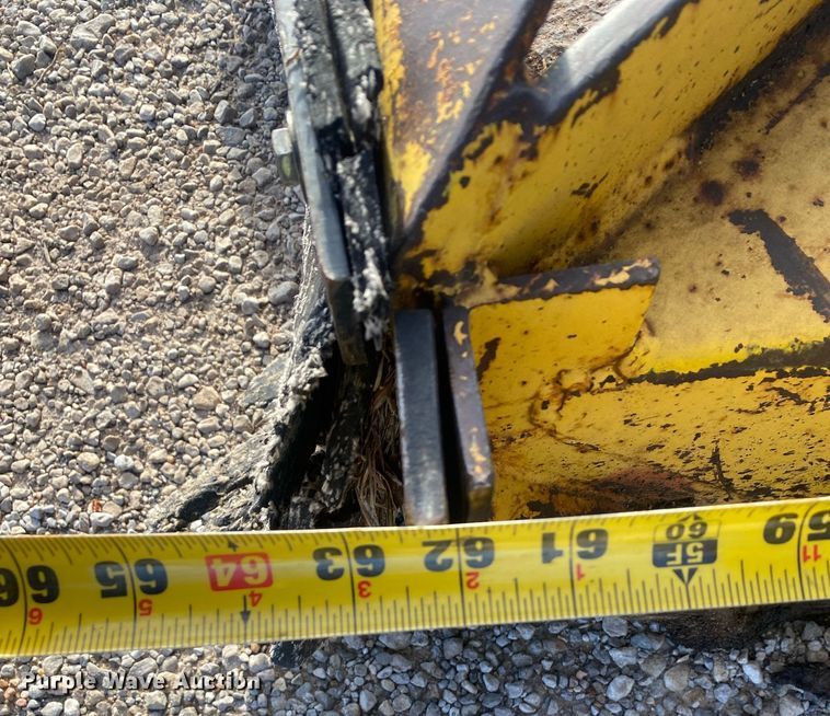 image for item KV9612 1990 John Deere 2755  MFWD tractor