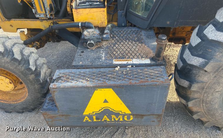 image for item KV9612 1990 John Deere 2755  MFWD tractor