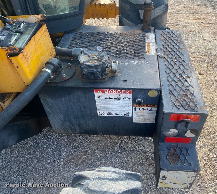 image for item KV9612 1990 John Deere 2755  MFWD tractor