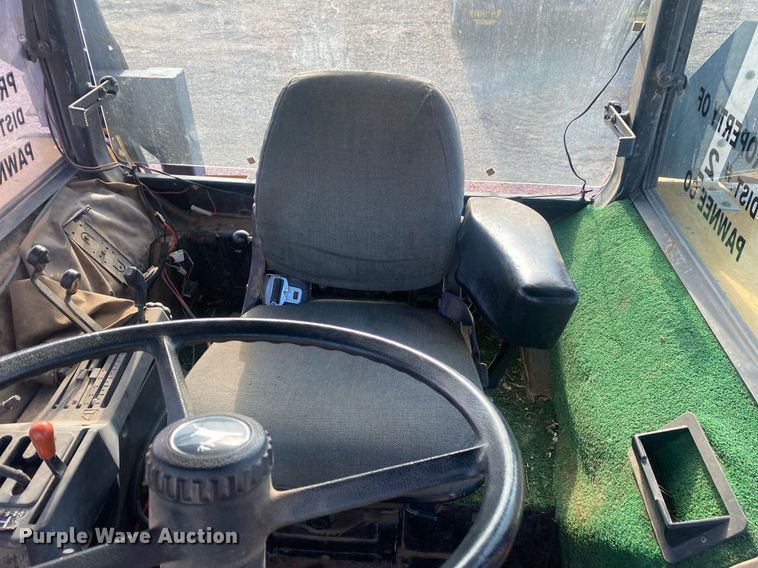 image for item KV9612 1990 John Deere 2755  MFWD tractor