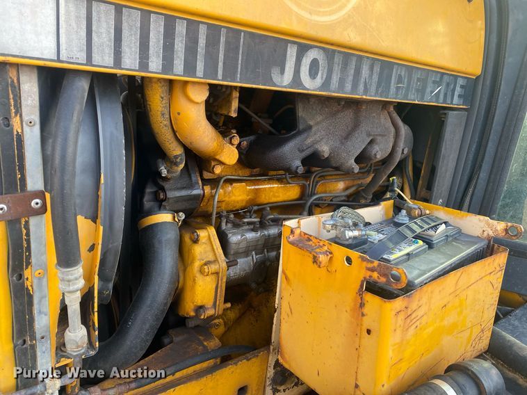 image for item KV9612 1990 John Deere 2755  MFWD tractor