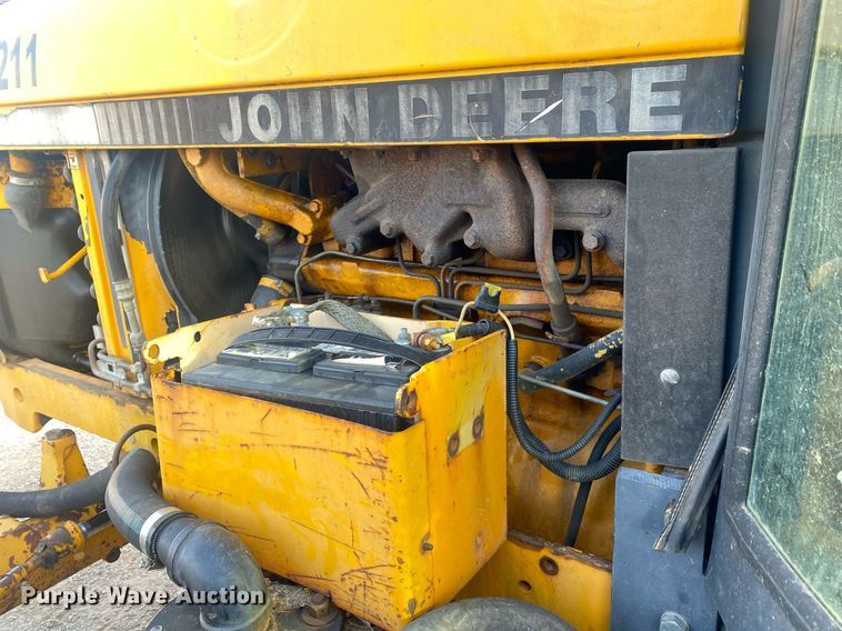 image for item KV9612 1990 John Deere 2755  MFWD tractor