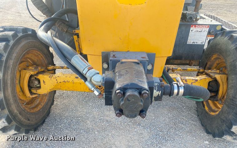 image for item KV9612 1990 John Deere 2755  MFWD tractor