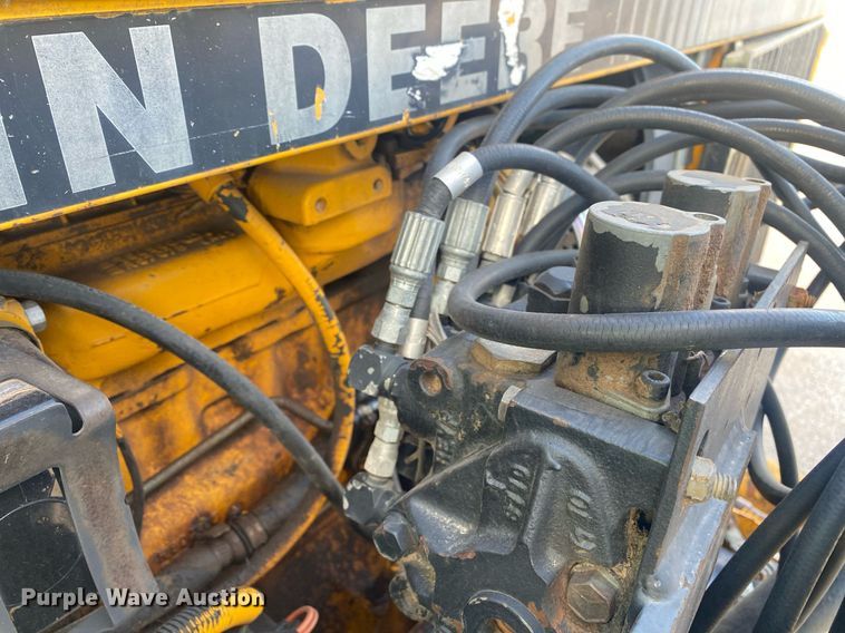 image for item KV9612 1990 John Deere 2755  MFWD tractor